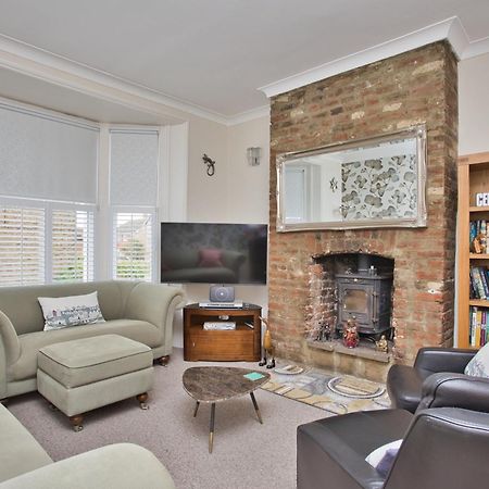 Spacious Seaside Escape In The Heart Of Deal, 4 Mins From The Beach Buitenkant foto