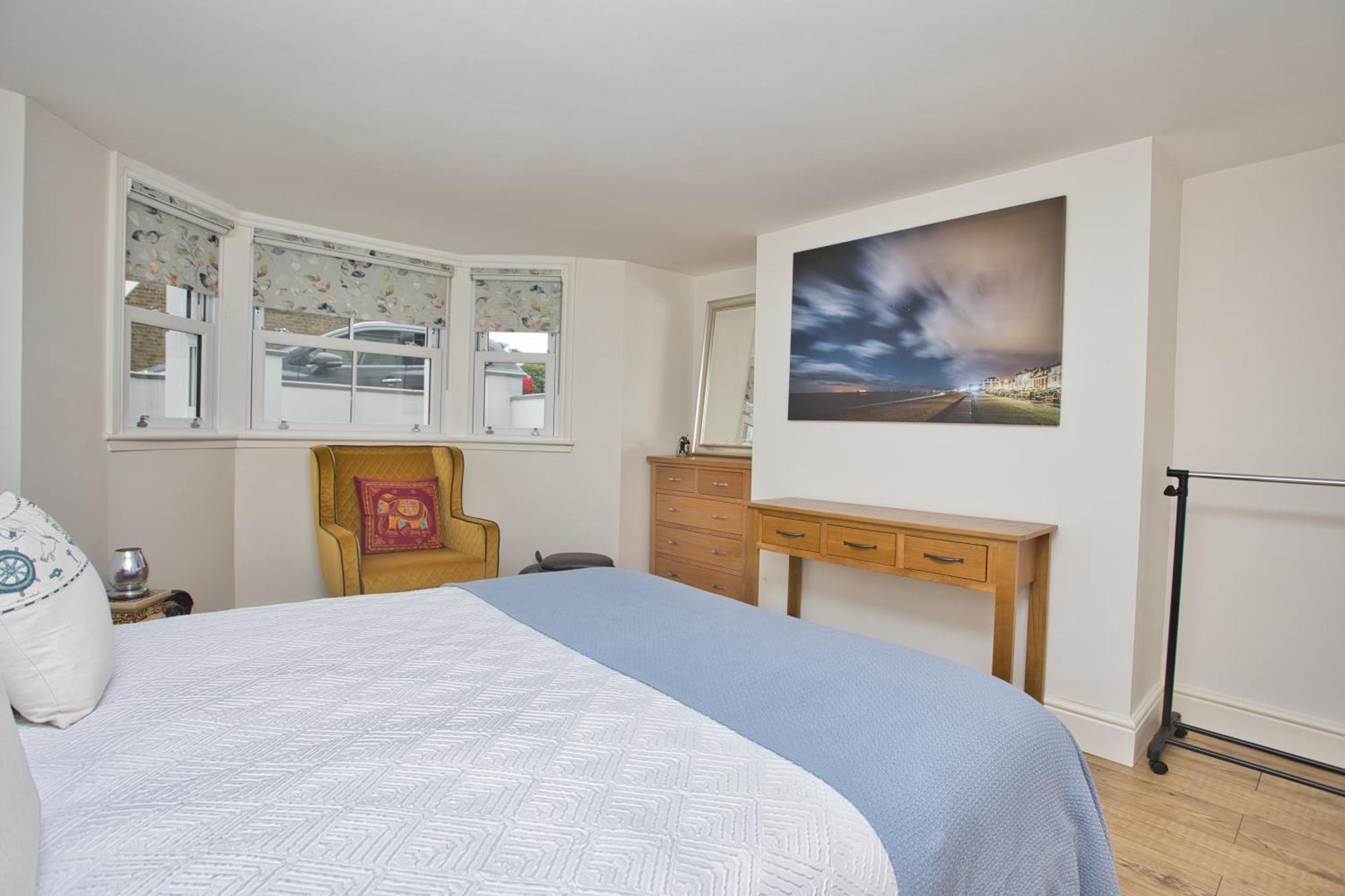 Spacious Seaside Escape In The Heart Of Deal, 4 Mins From The Beach Buitenkant foto