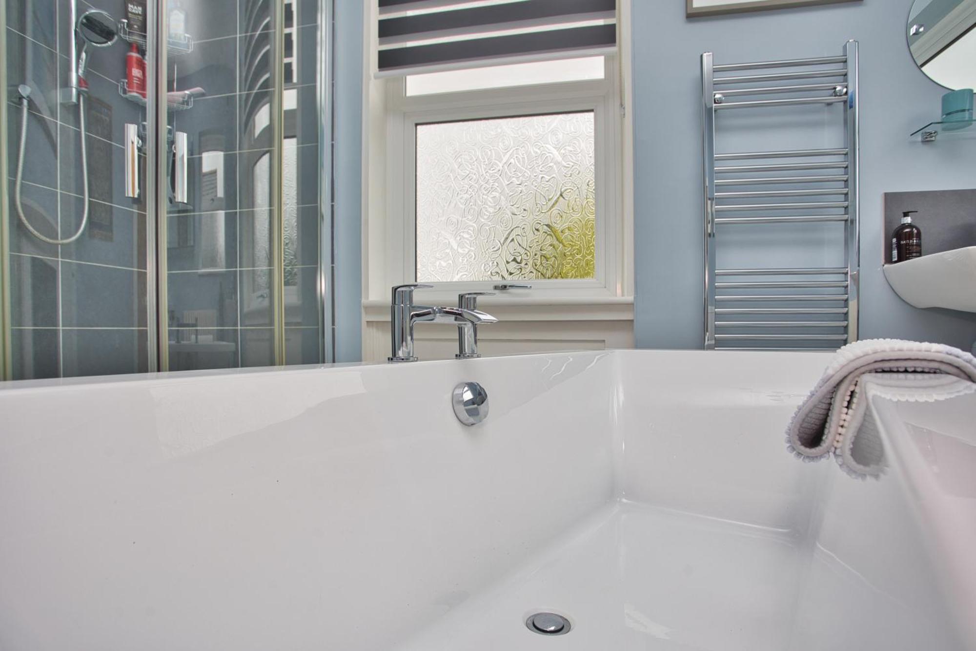 Spacious Seaside Escape In The Heart Of Deal, 4 Mins From The Beach Buitenkant foto