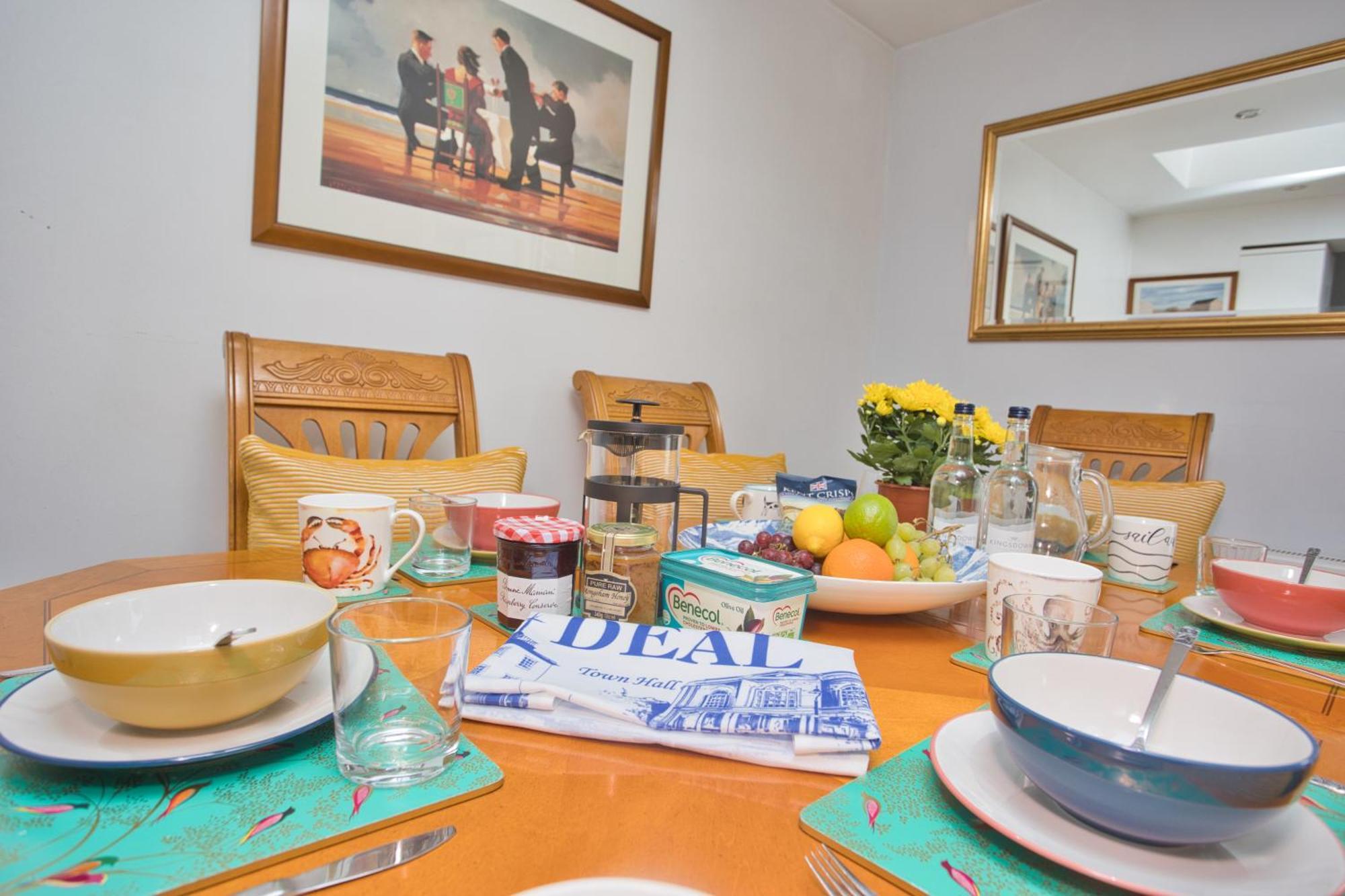 Spacious Seaside Escape In The Heart Of Deal, 4 Mins From The Beach Buitenkant foto