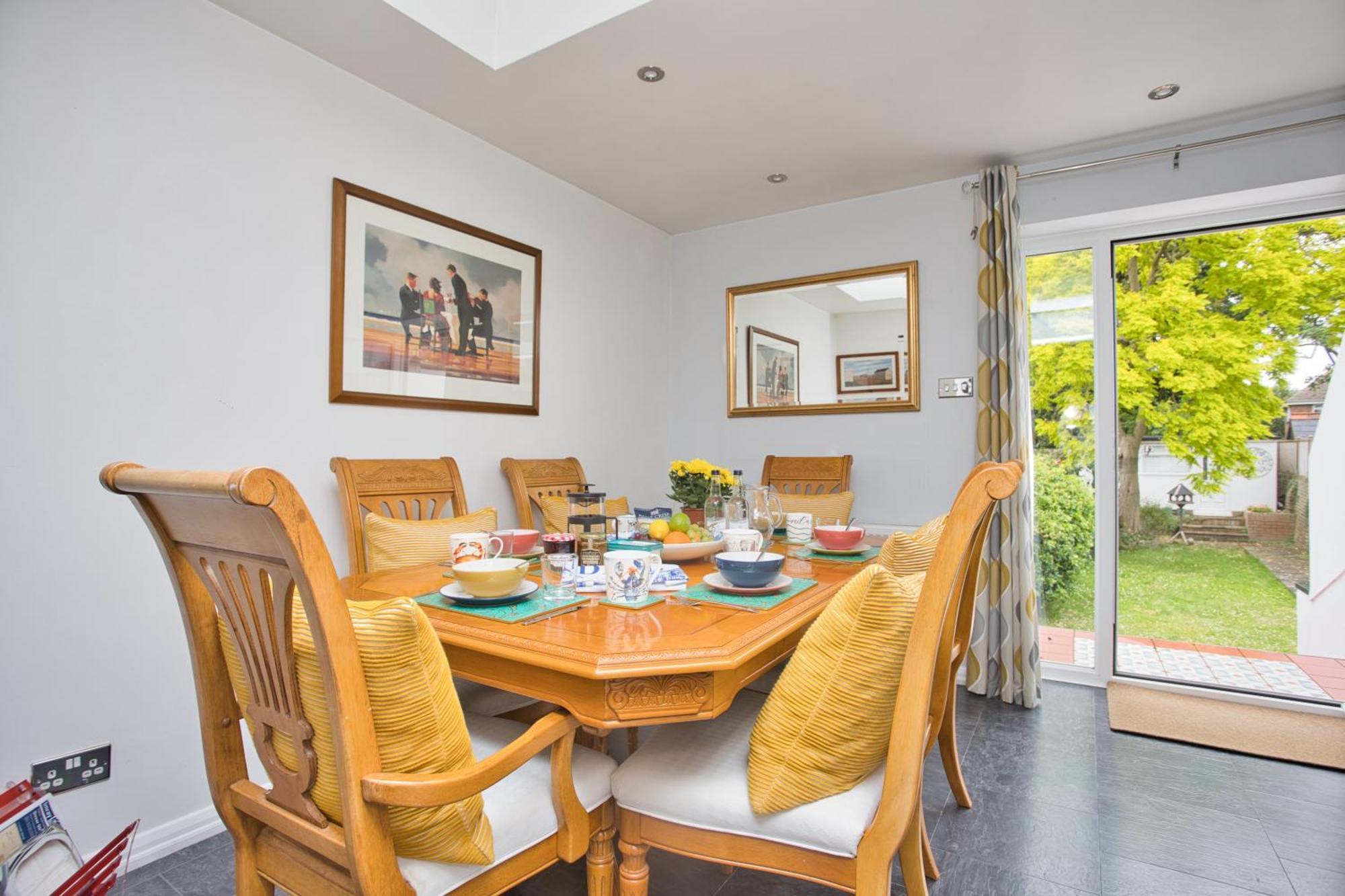Spacious Seaside Escape In The Heart Of Deal, 4 Mins From The Beach Buitenkant foto