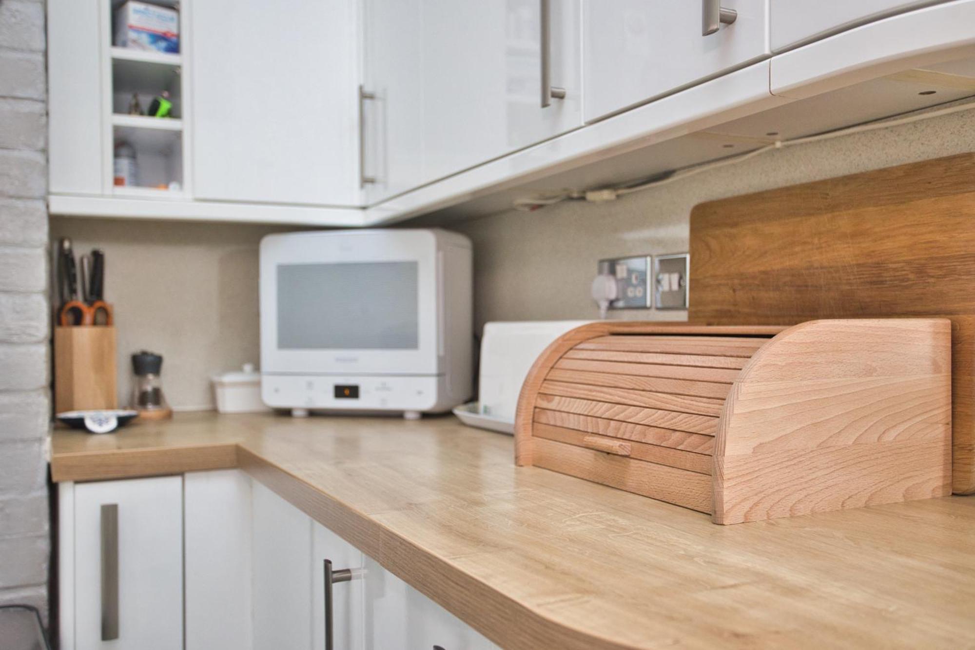 Spacious Seaside Escape In The Heart Of Deal, 4 Mins From The Beach Buitenkant foto
