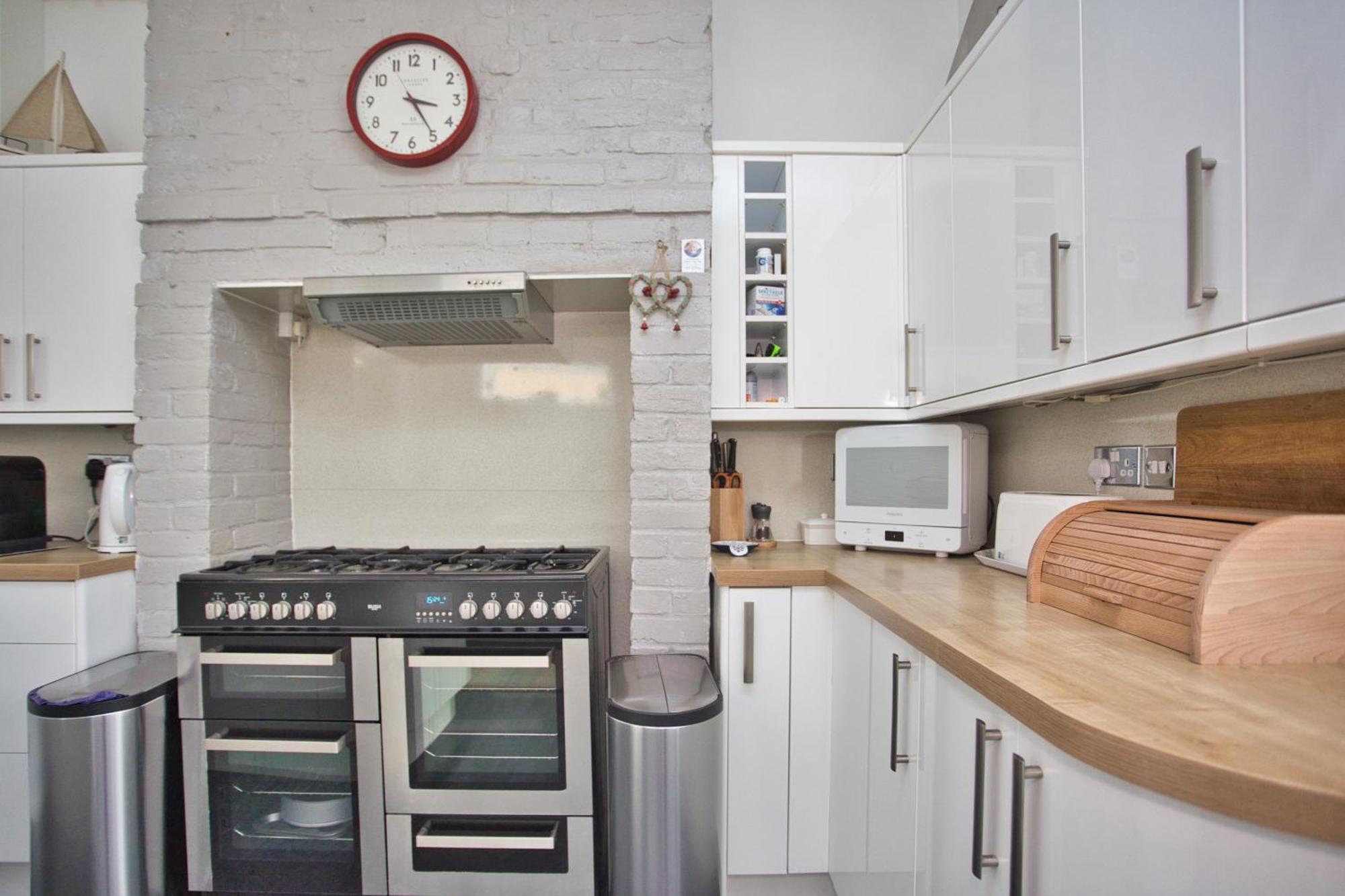 Spacious Seaside Escape In The Heart Of Deal, 4 Mins From The Beach Buitenkant foto